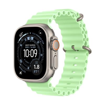 Apple Watch Ultra 3 (2025), 49 мм корпус из титана цвета «Natural», ремешок Ocean Band цвета «Neon Green»